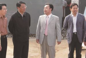 中共孝感市委書記黃關春到玉豐集團項目建設現場慰問